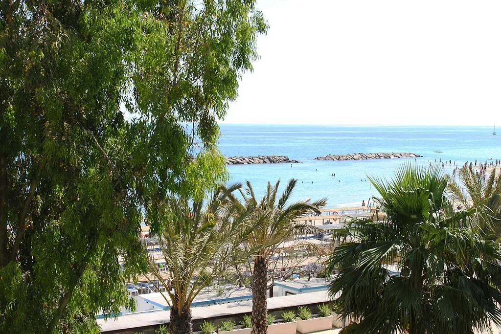 Lungomare Apartments Arma di Taggia