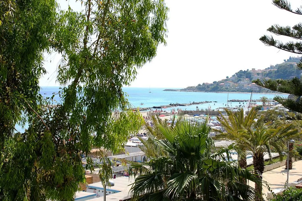 Lungomare Apartments Arma di Taggia Italië